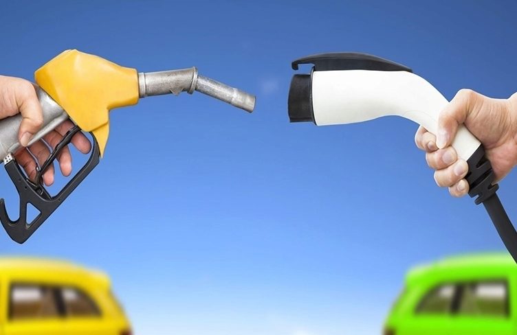 Ropní magnáti založili kampaň proti elektromobilům, bojí se?