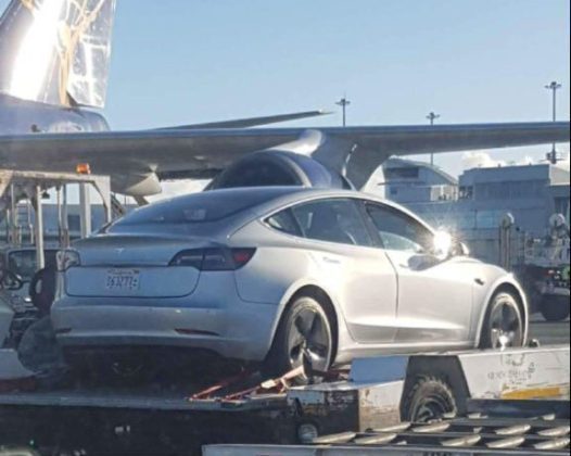 Tesla Model 3 na letišti v Aucklandu 1