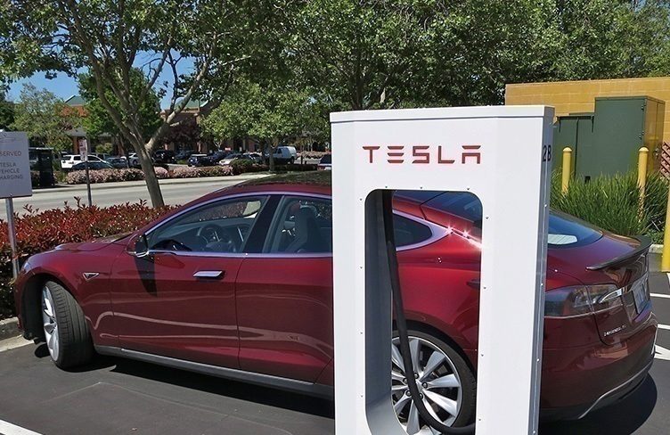 Rozšíření stanic Tesla Supercharger